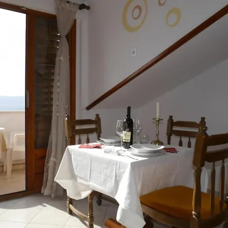 Seaside Apartment *